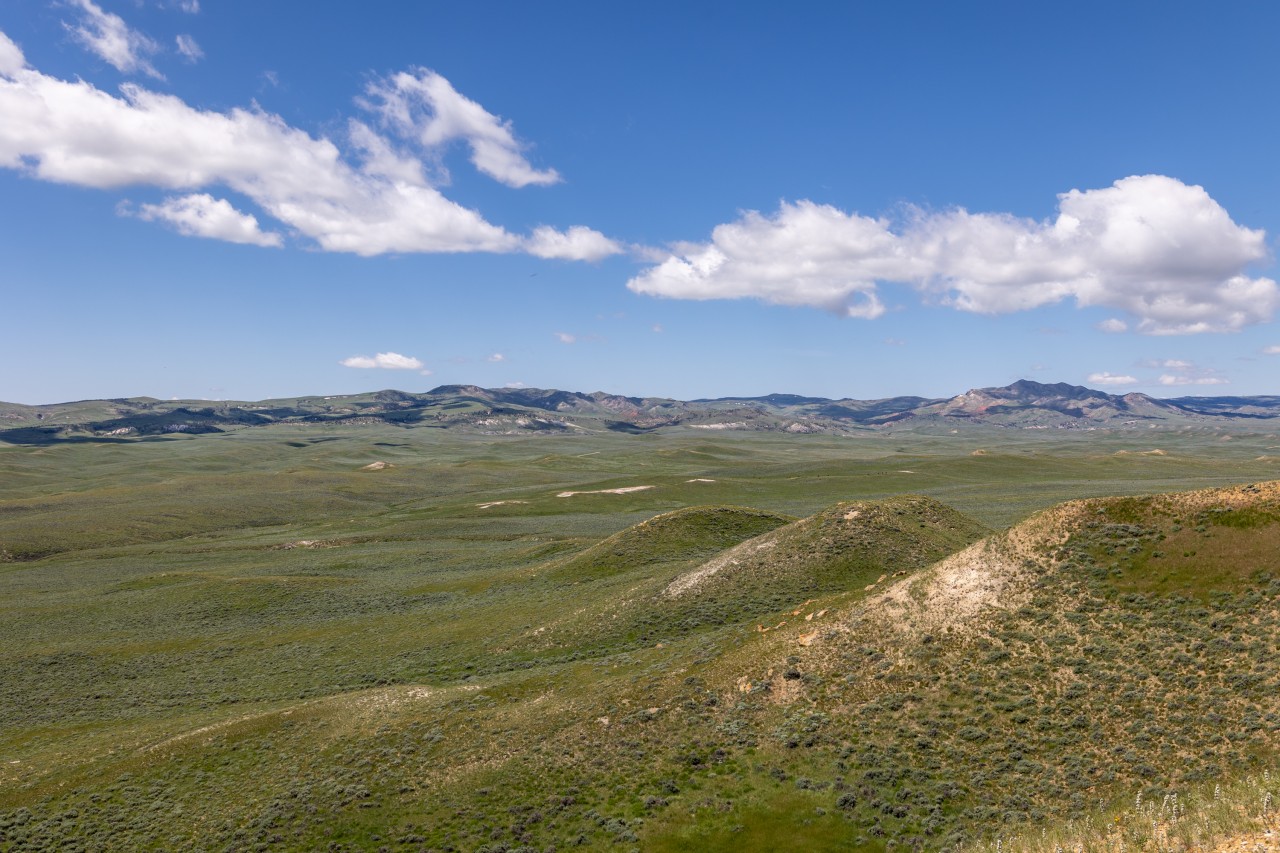 beautiful Wyoming prairie lands and mountainous country