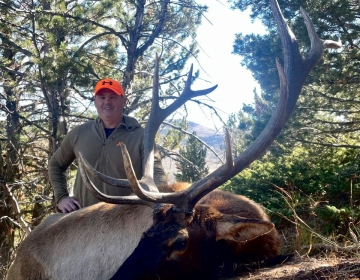 Sns Hunt 3 client with his bull elk